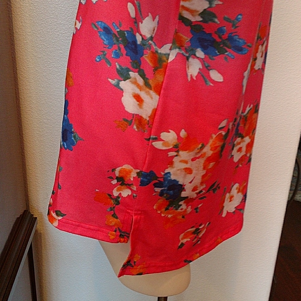 Hawaiian Top - Picture 3 of 3